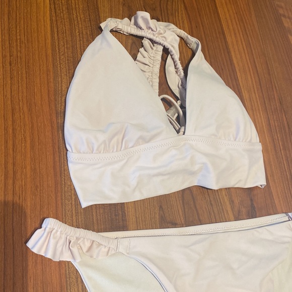 Bikini - Picture 2 of 3